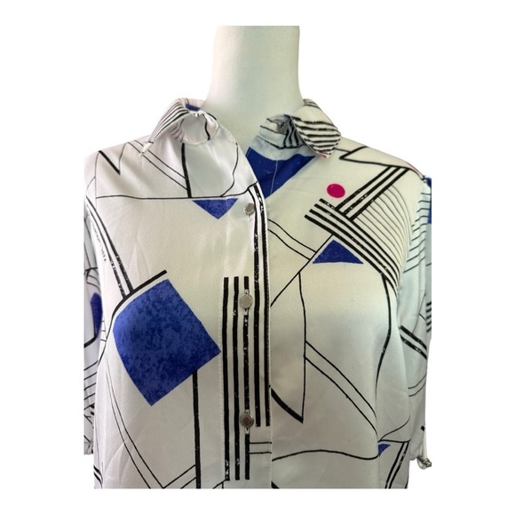 Karl Lagerfeld Geometric Print Button-Up Shirt with Bungee arm closures. XS - Picture 3 of 11